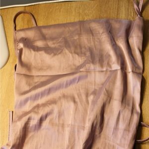 Satin-like tight midi dress lavender mauve color. Strappy back good condition ❤️